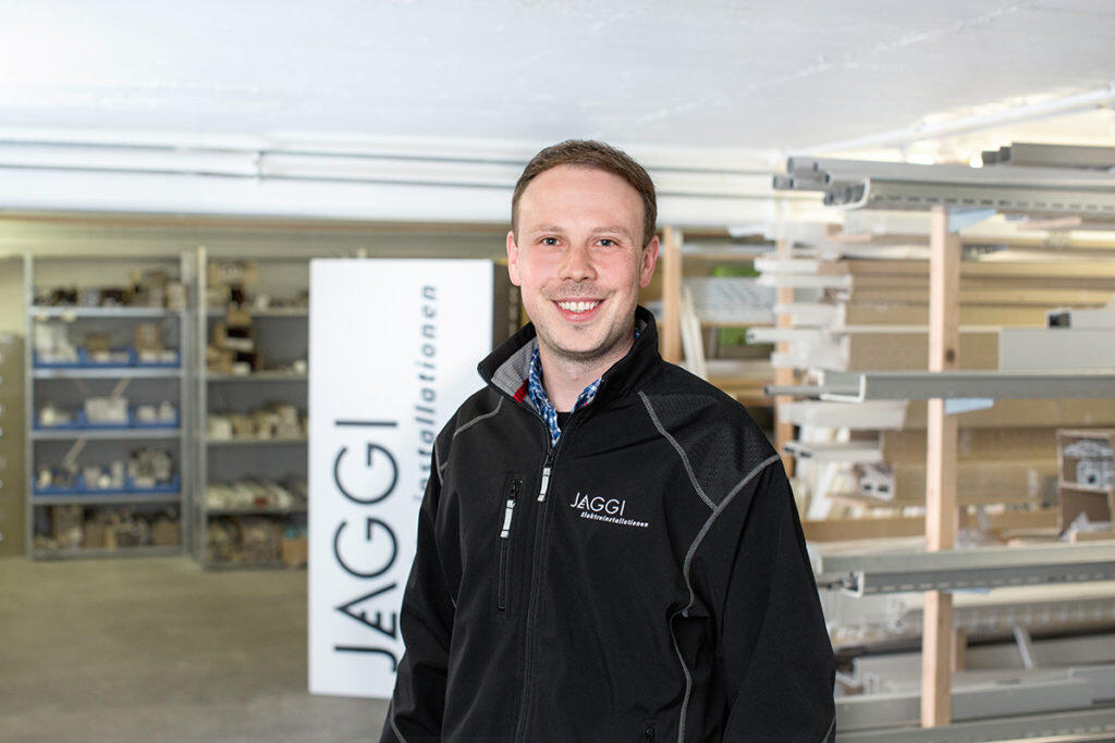 Projektleiter +41 78 731 74 29 simon.oeggerli@jaeggi-elektro.ch